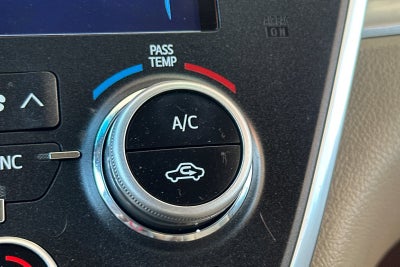 2017 Toyota Sienna LE 8 Passenger
