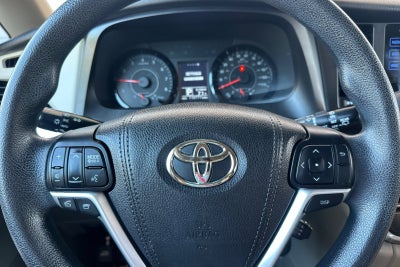 2017 Toyota Sienna LE 8 Passenger