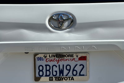 2017 Toyota Sienna LE 8 Passenger