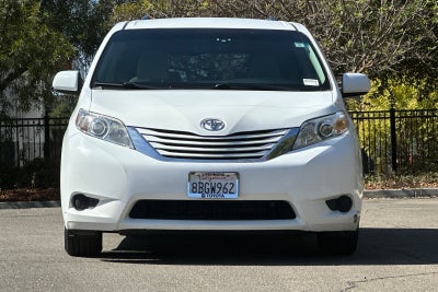 2017 Toyota Sienna LE 8 Passenger