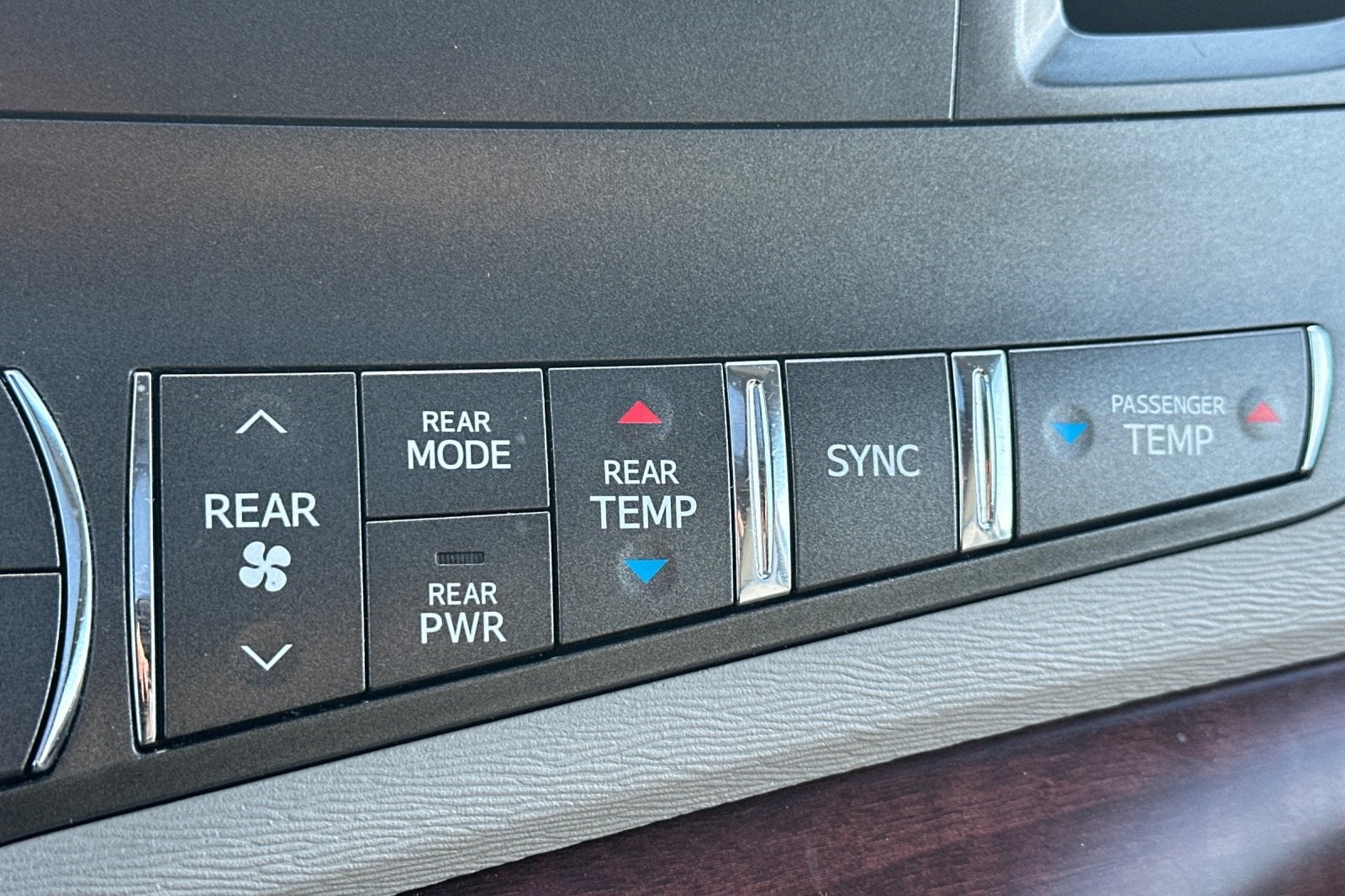 2013 Toyota Sienna XLE 8 Passenger