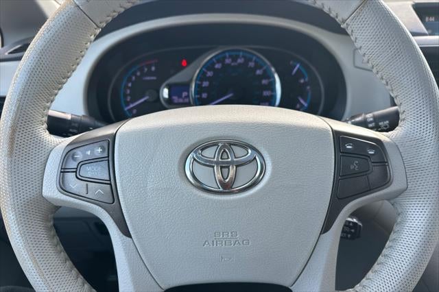 2013 Toyota Sienna XLE 8 Passenger