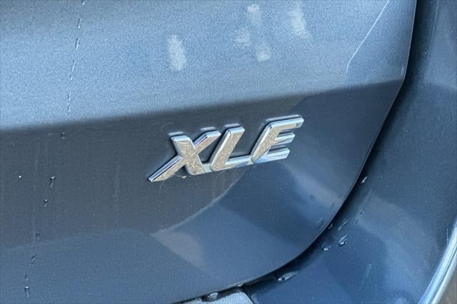 2013 Toyota Sienna XLE 8 Passenger