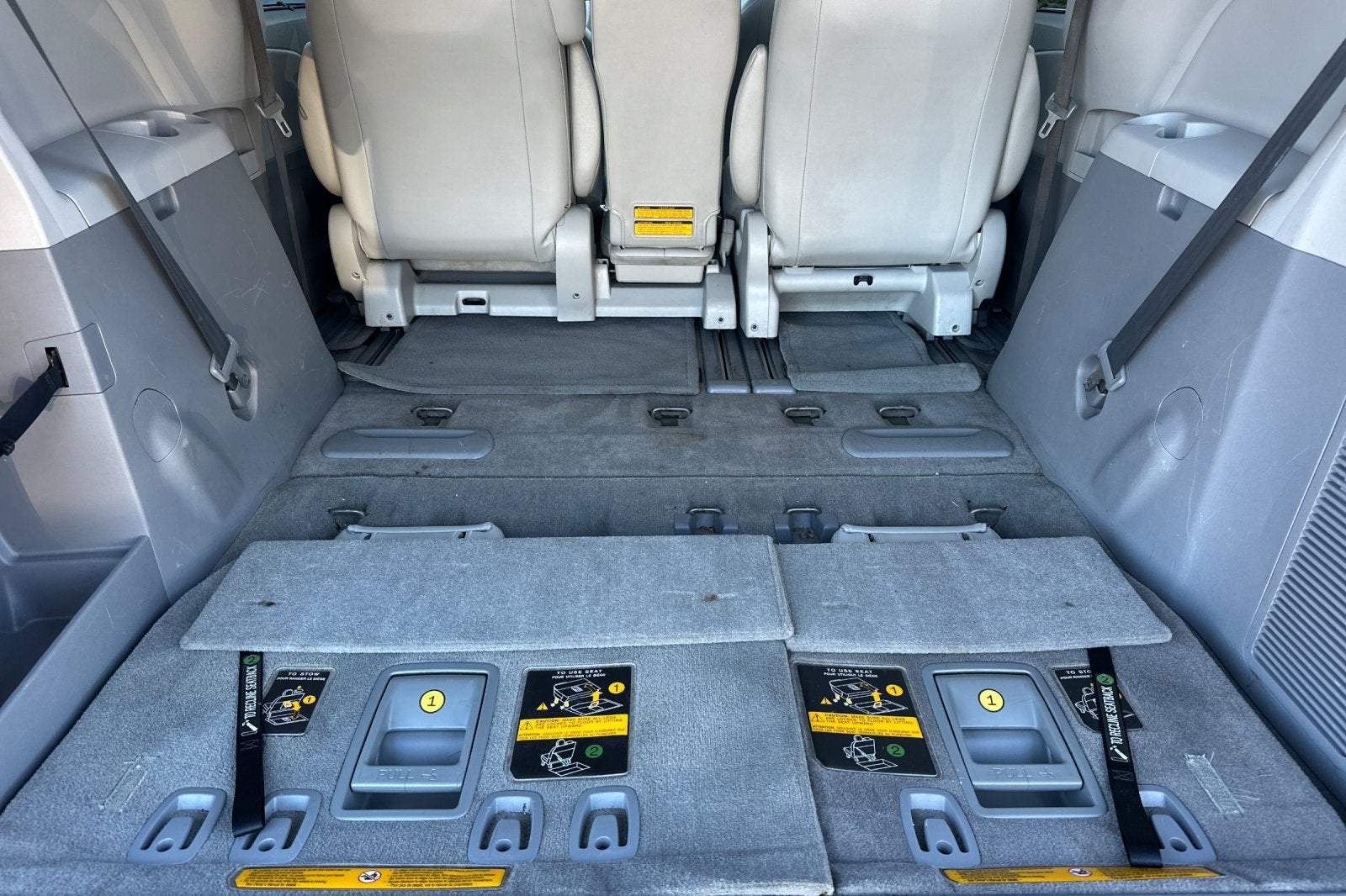 2013 Toyota Sienna XLE 8 Passenger