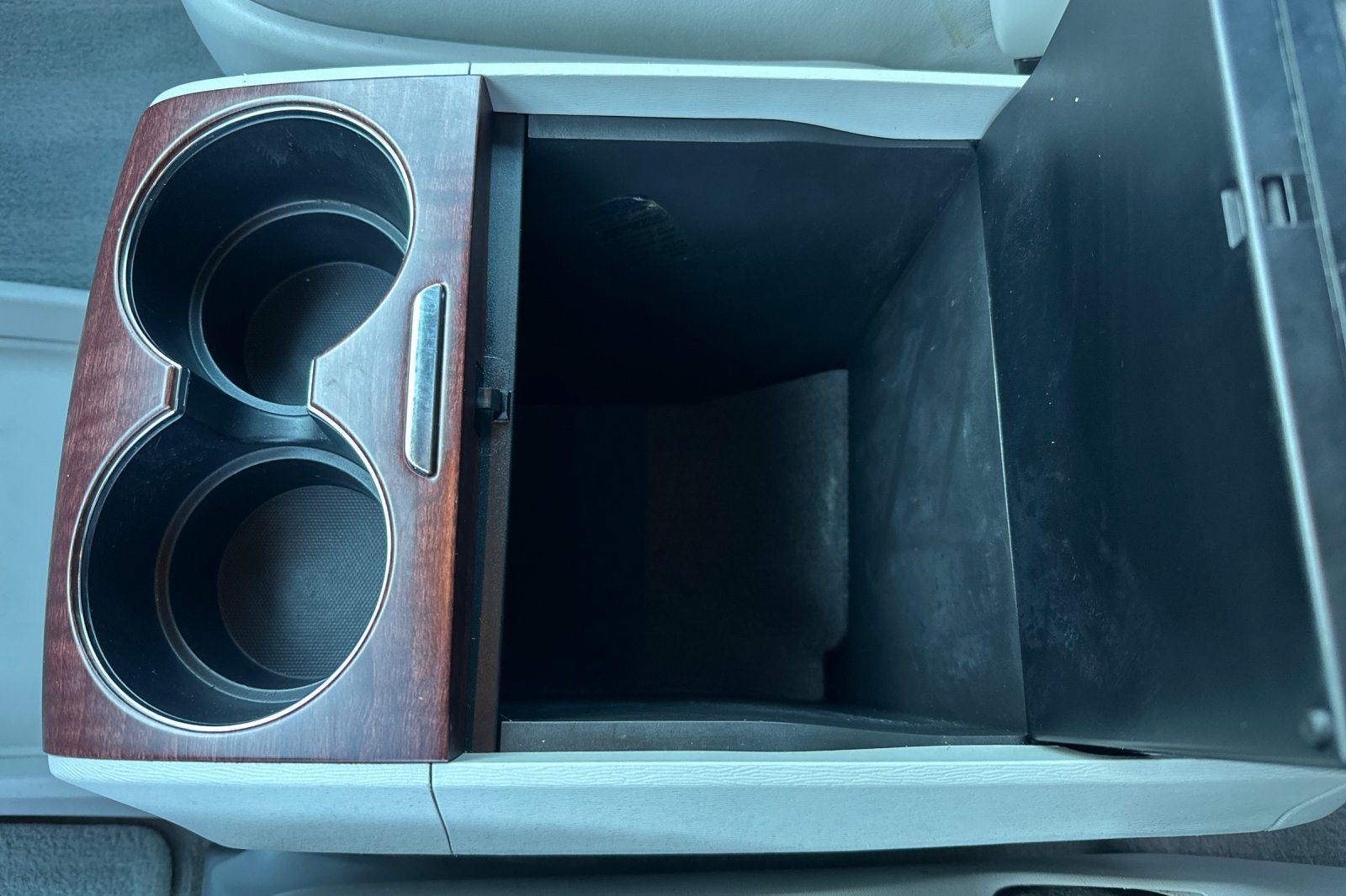 2013 Toyota Sienna XLE 8 Passenger