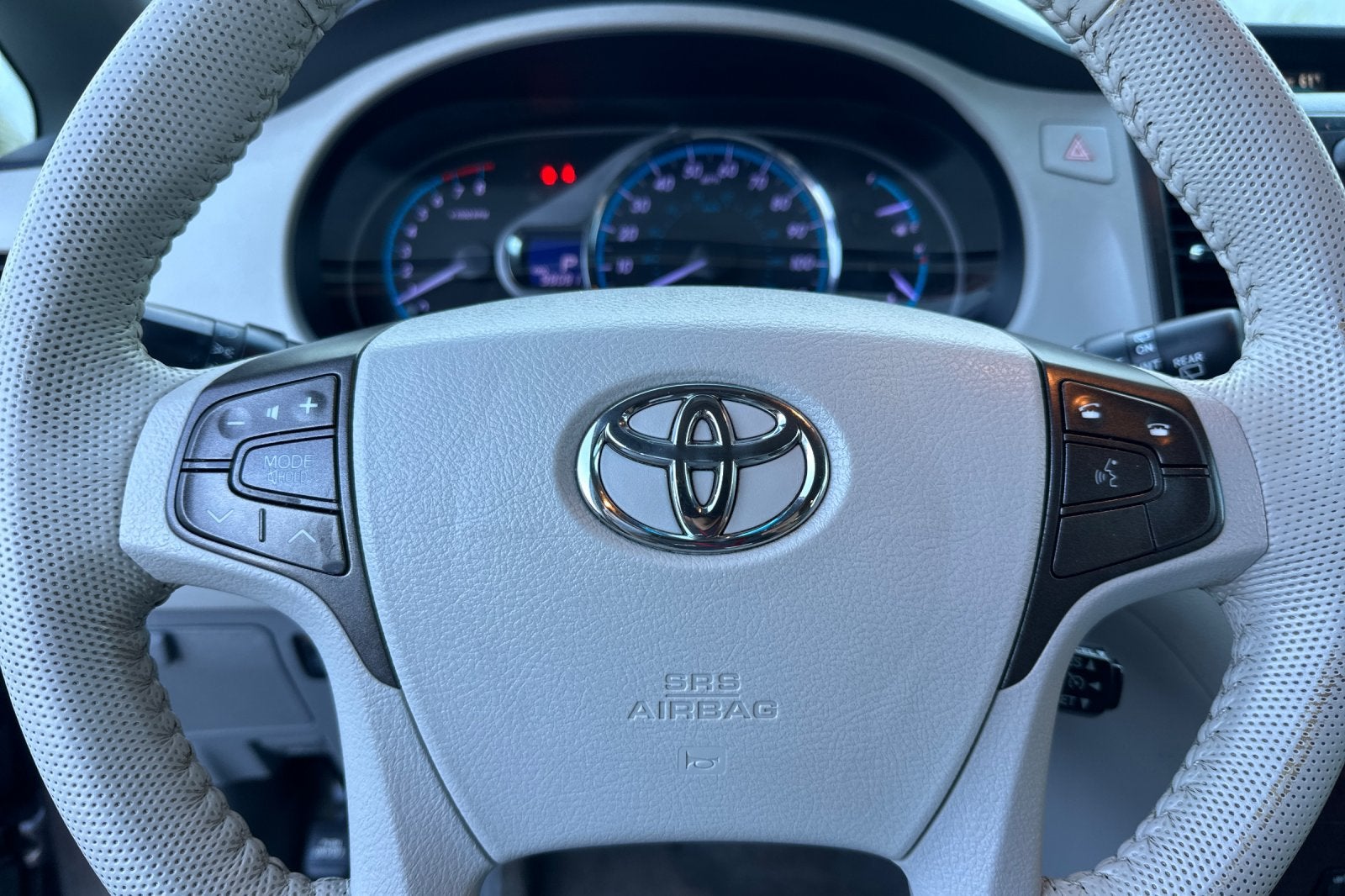 2013 Toyota Sienna XLE 8 Passenger
