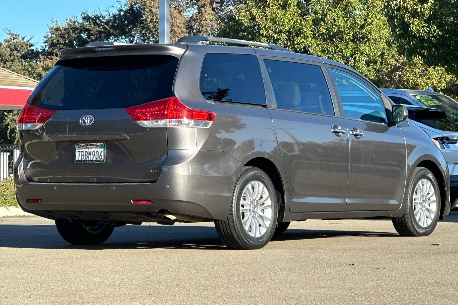 2013 Toyota Sienna XLE 8 Passenger