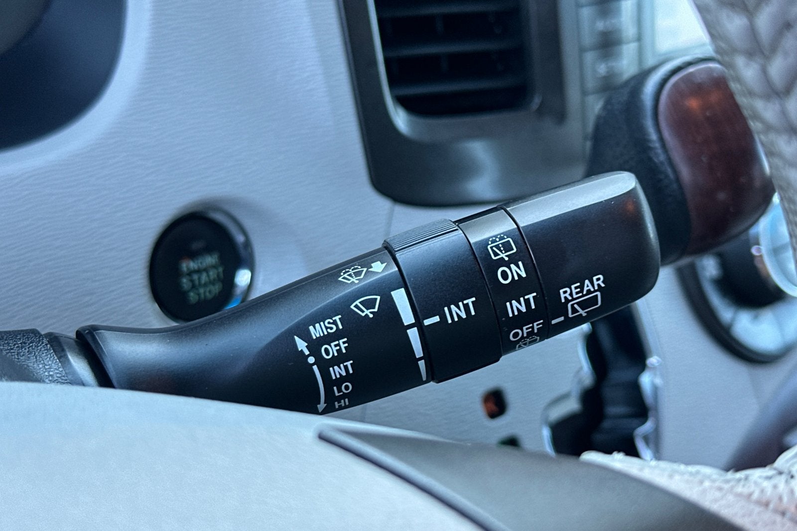 2013 Toyota Sienna XLE 8 Passenger