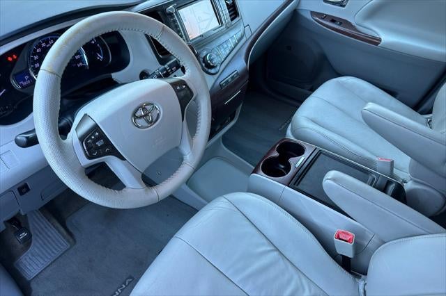 2013 Toyota Sienna XLE 8 Passenger