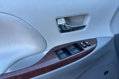 2013 Toyota Sienna XLE 8 Passenger