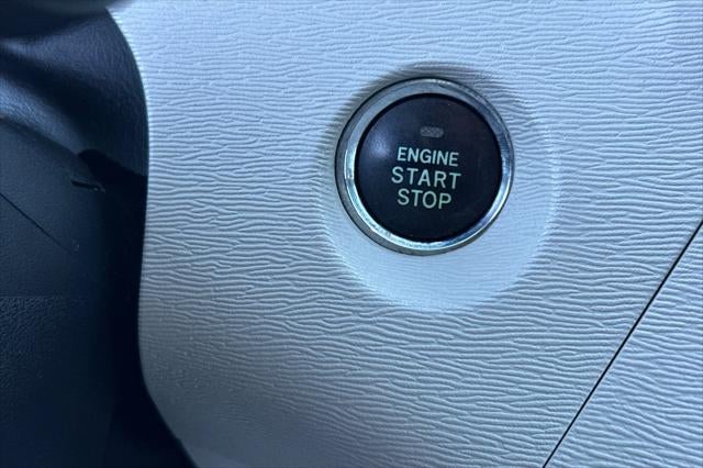 2013 Toyota Sienna XLE 8 Passenger