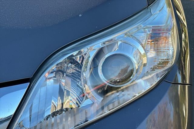 2013 Toyota Sienna XLE 8 Passenger