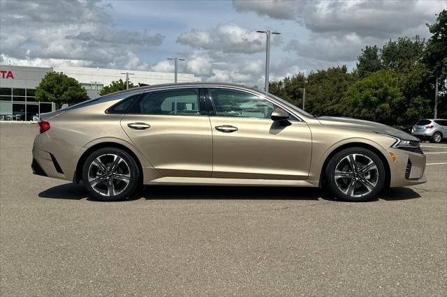 2022 Kia K5 EX