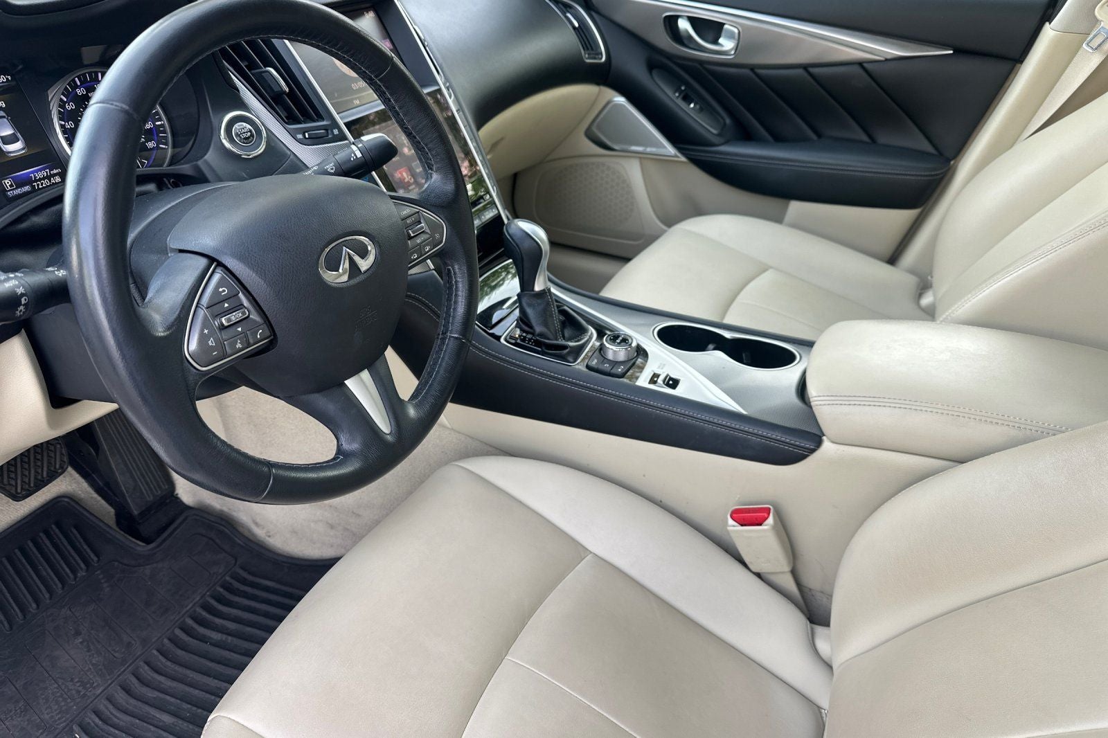 2017 INFINITI Q50 2.0t Premium