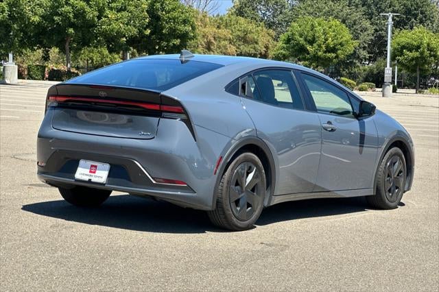 2025 Toyota Prius LE