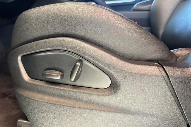 2025 Porsche Cayenne Base