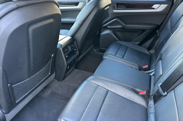 2024 Porsche Cayenne Base