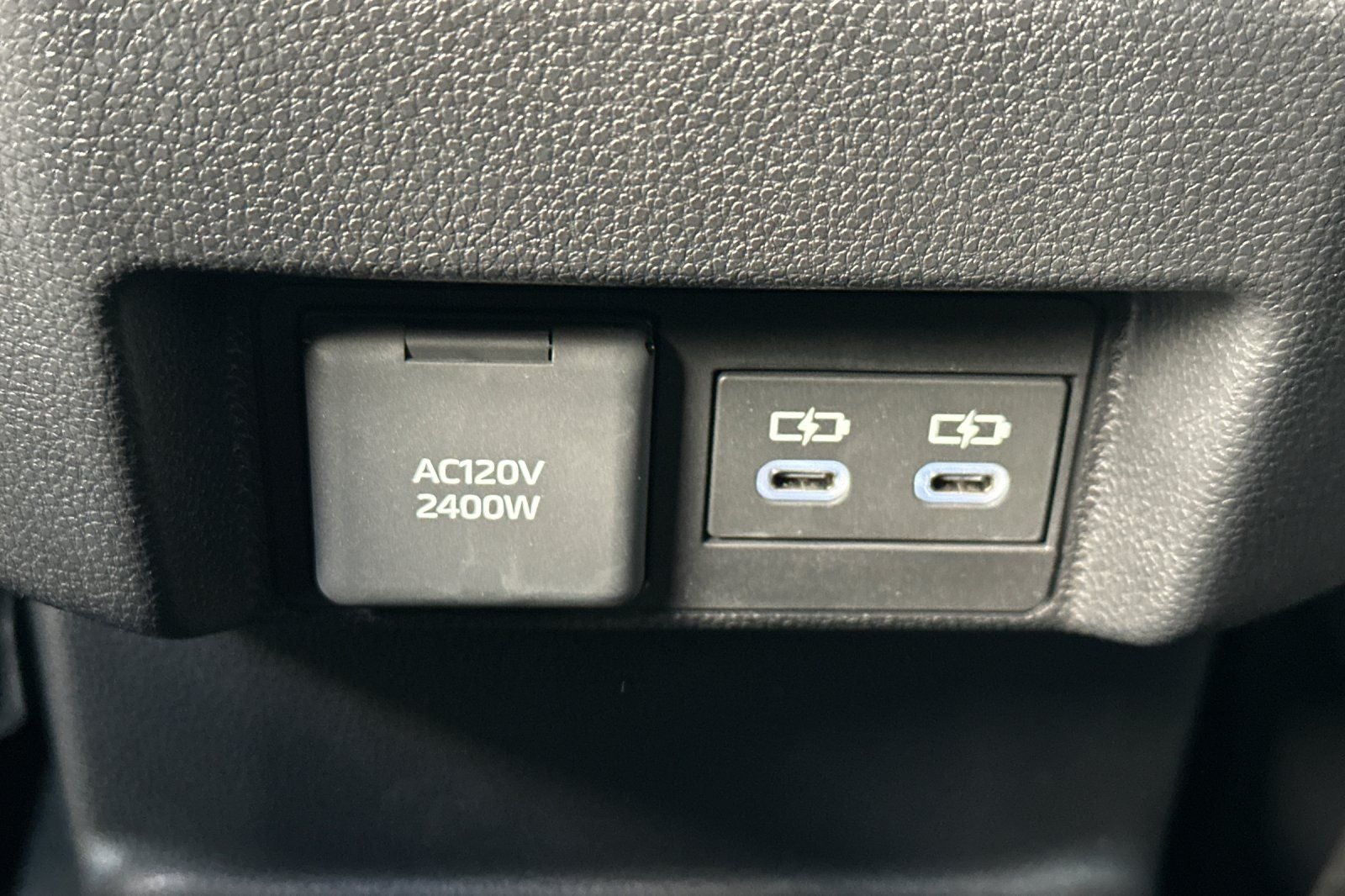 2026 Toyota Tacoma i-FORCE MAX Tacoma Trailhunter