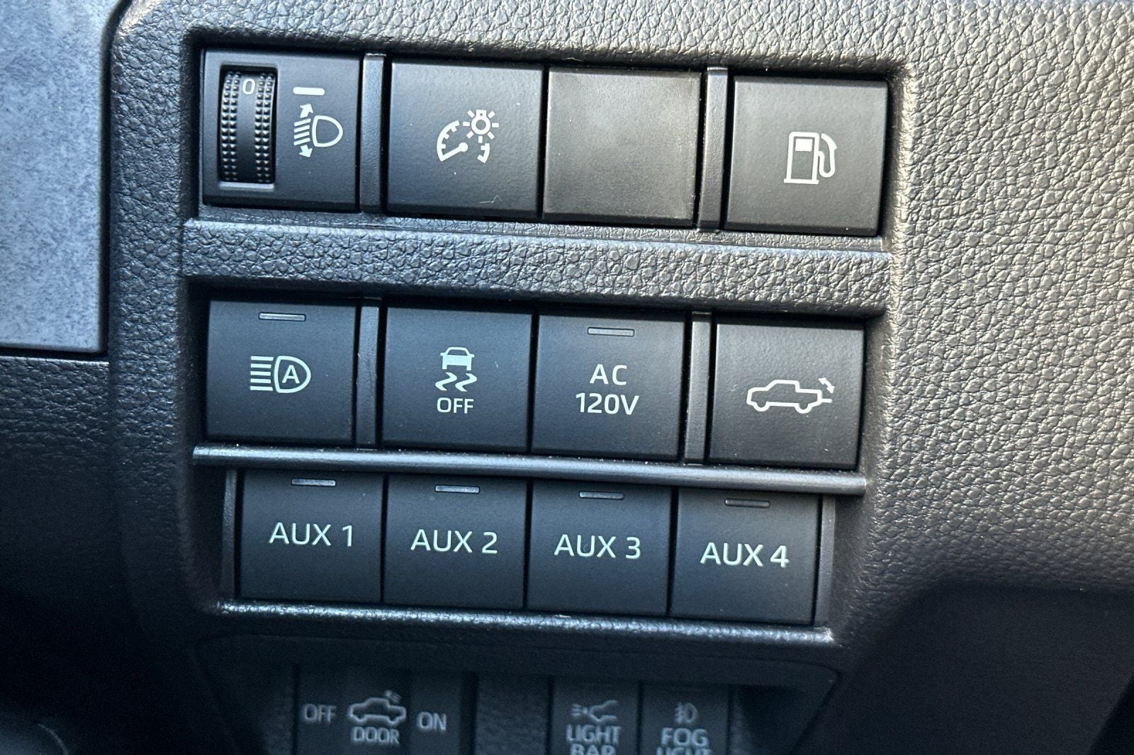 2026 Toyota Tacoma i-FORCE MAX Tacoma Trailhunter