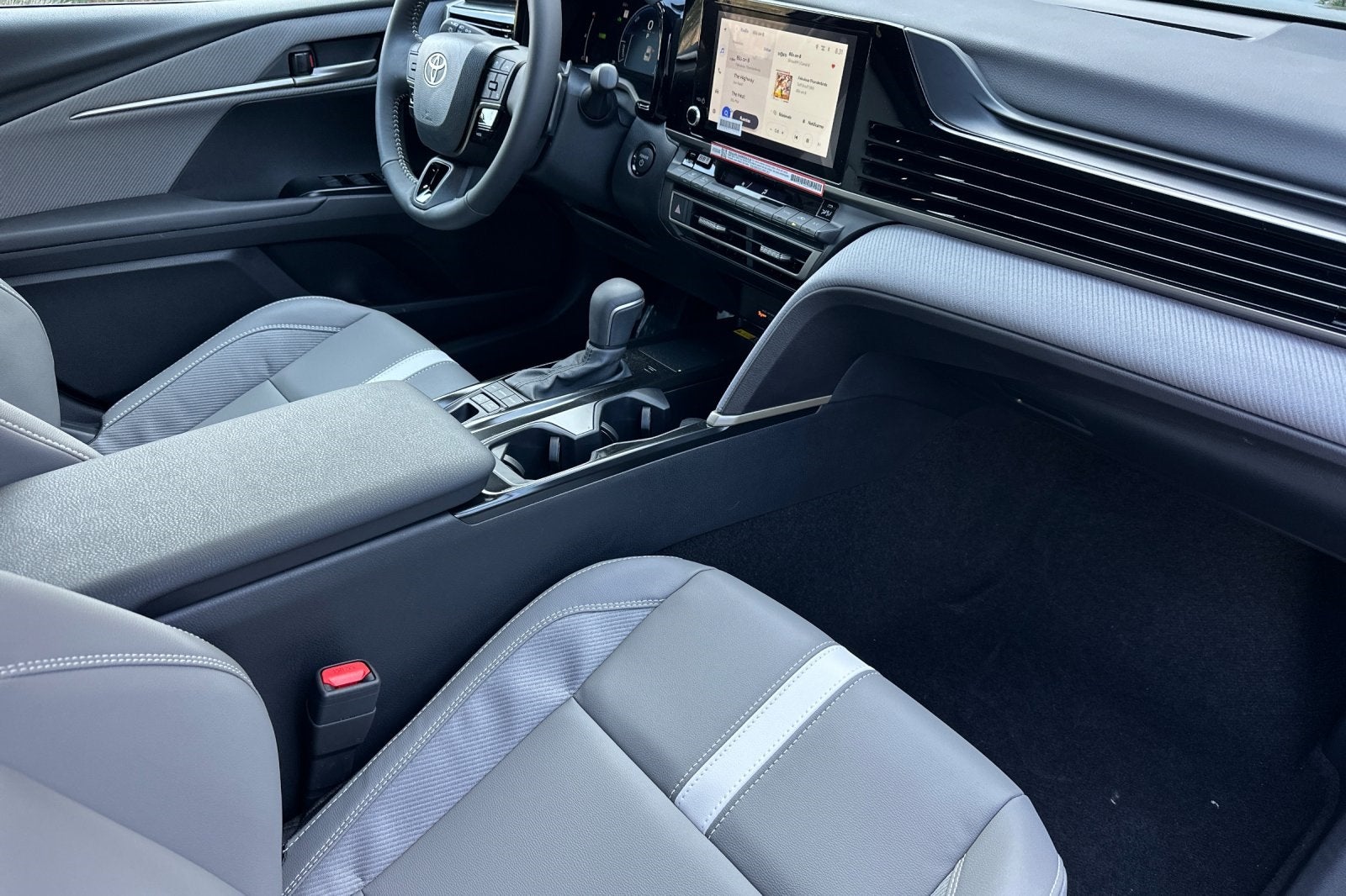 2026 Toyota Camry SE AWD