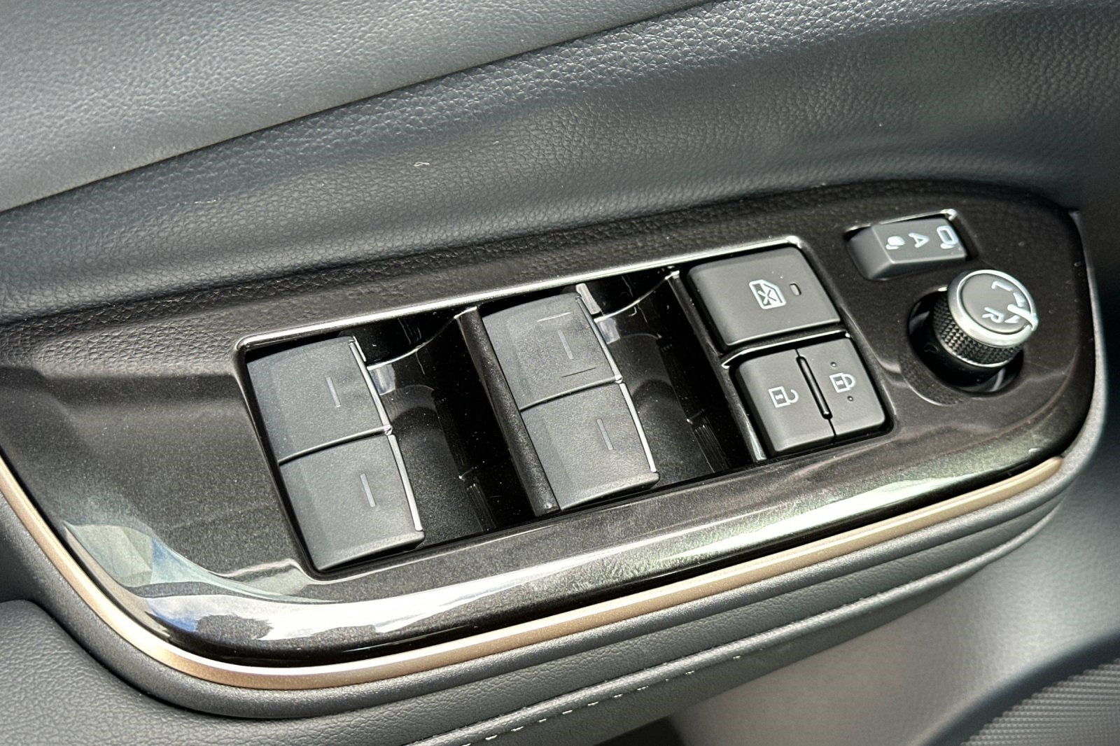 2025 Toyota Toyota Crown Signia XLE