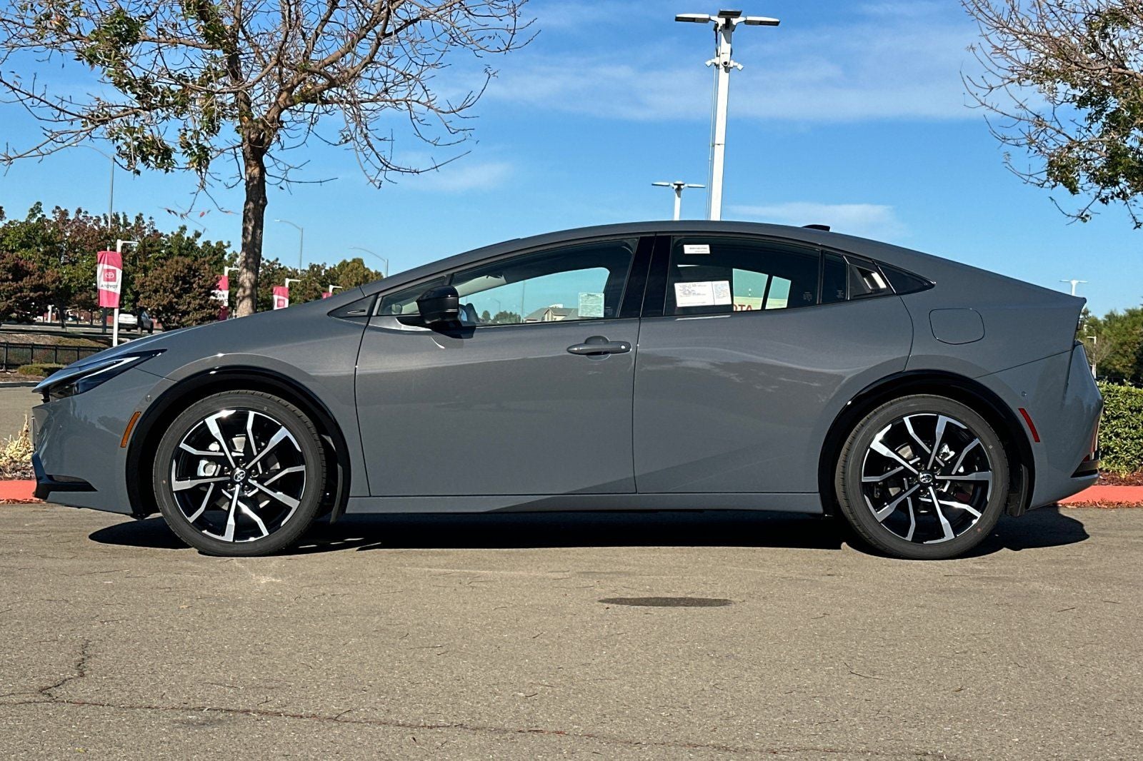 2027 Toyota Prius Plug-in Hybrid XSE Premium