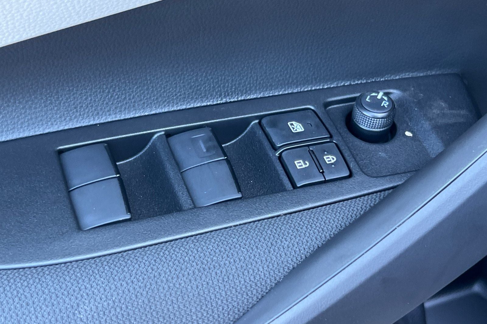 2026 Toyota Corolla SE - Photo 12