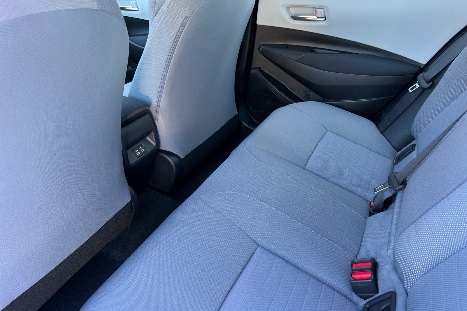 2026 Toyota Corolla SE - Photo 13