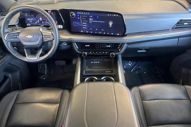 2025 Chevrolet Suburban LT