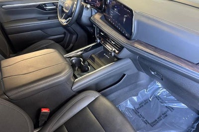 2025 Chevrolet Suburban LT