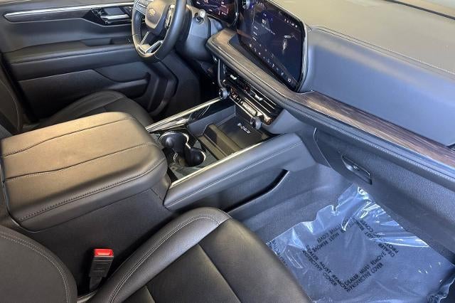 2025 Chevrolet Suburban LT