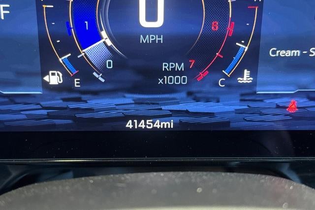 2025 Chevrolet Suburban LT