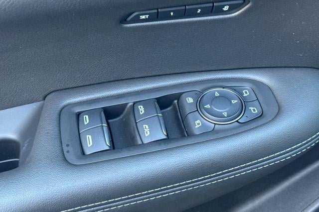 2025 Cadillac XT6 Luxury