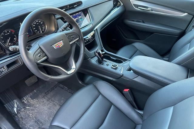 2025 Cadillac XT6 Luxury