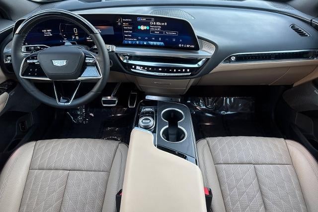 2025 Cadillac LYRIQ Luxury 3