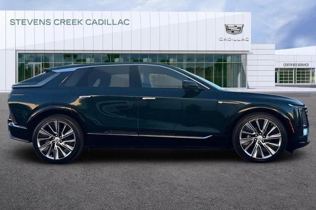 2025 Cadillac LYRIQ Luxury 3