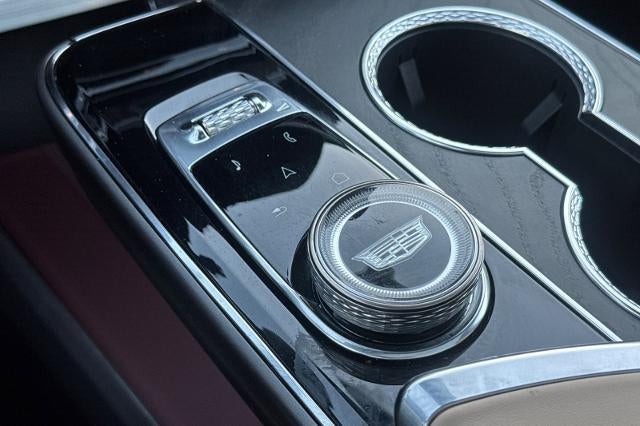 2025 Cadillac LYRIQ Luxury 3