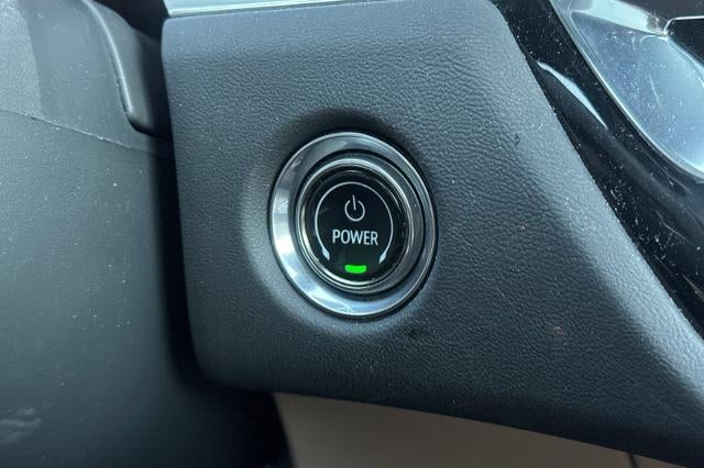 2025 Cadillac LYRIQ Luxury 3