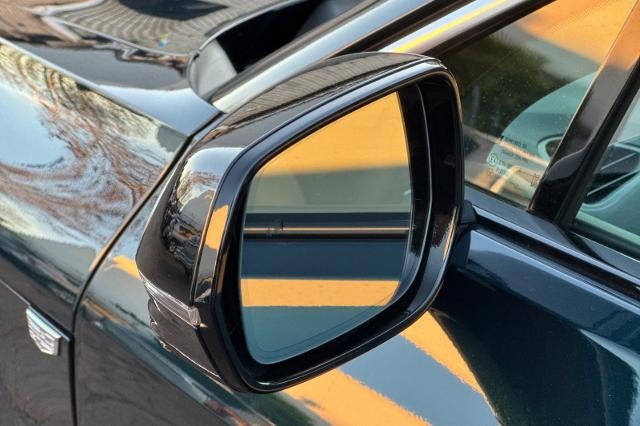 2025 Cadillac LYRIQ Luxury 3