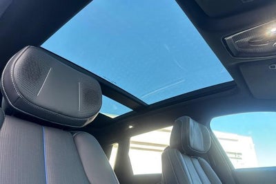 2024 Cadillac LYRIQ Sport 3