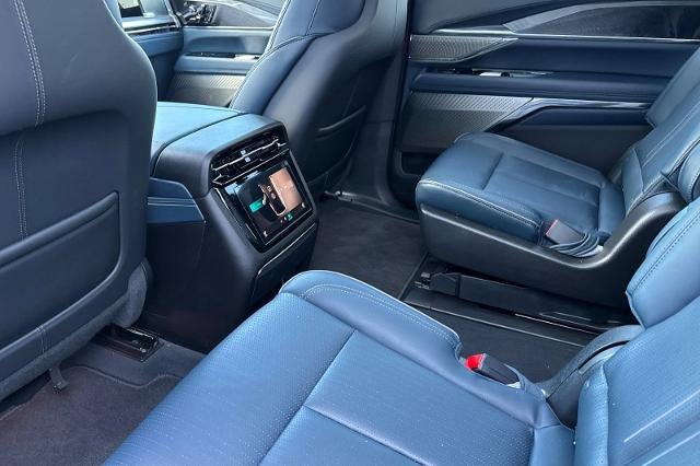 2025 Cadillac ESCALADE IQ Sport 2