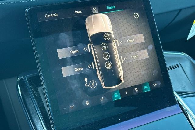 2025 Cadillac ESCALADE IQ Sport 2