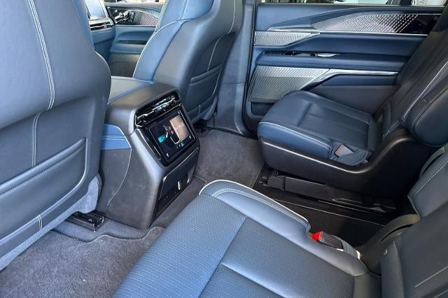 2025 Cadillac ESCALADE IQ Sport 2