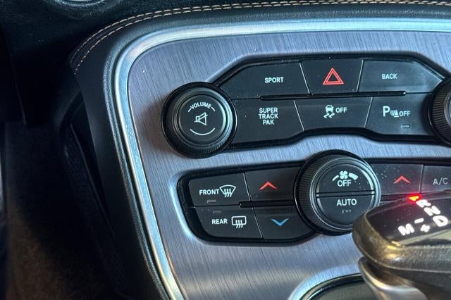 2015 Dodge Challenger R/T Scat Pack Shaker