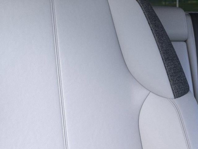 2025 Cadillac OPTIQ Luxury 1