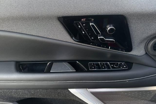 2025 Cadillac OPTIQ Luxury 1