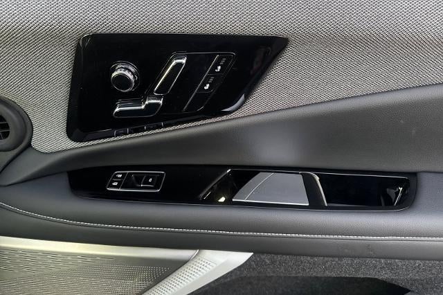 2025 Cadillac OPTIQ Luxury 1