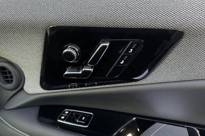 2025 Cadillac OPTIQ Luxury 1