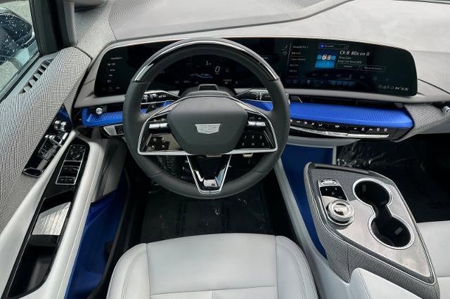 2025 Cadillac OPTIQ Luxury 1