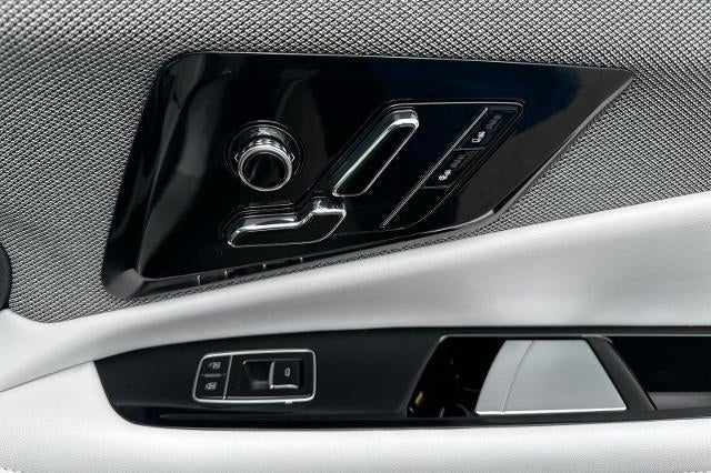 2025 Cadillac OPTIQ Luxury 1